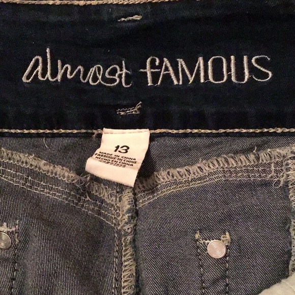 3 buttoned blue jeans - Picture 4 of 5